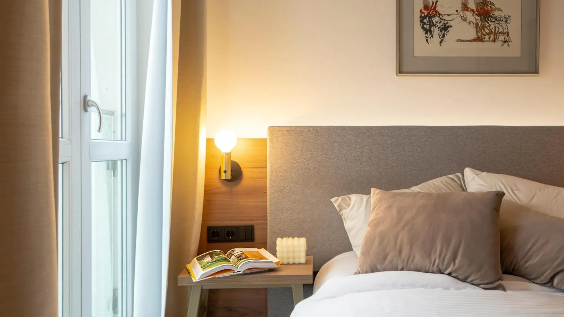 40 Plus 1 Hotel Vienna 0*,  Austria